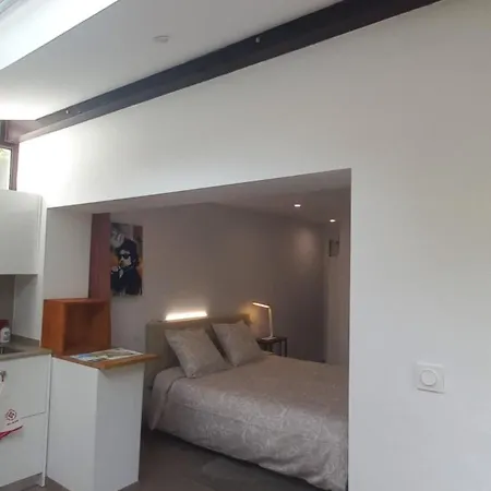 Bed & Breakfast La Casa: Tranquil With Private Parking And Garden *
